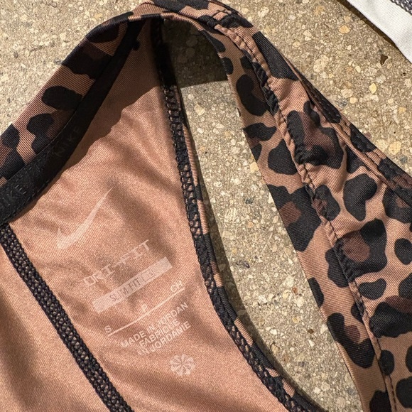 Nike Women's Crop Top Bundle - White Tee, Black Tee, Leopard Print Tank - Picture 4 of 6